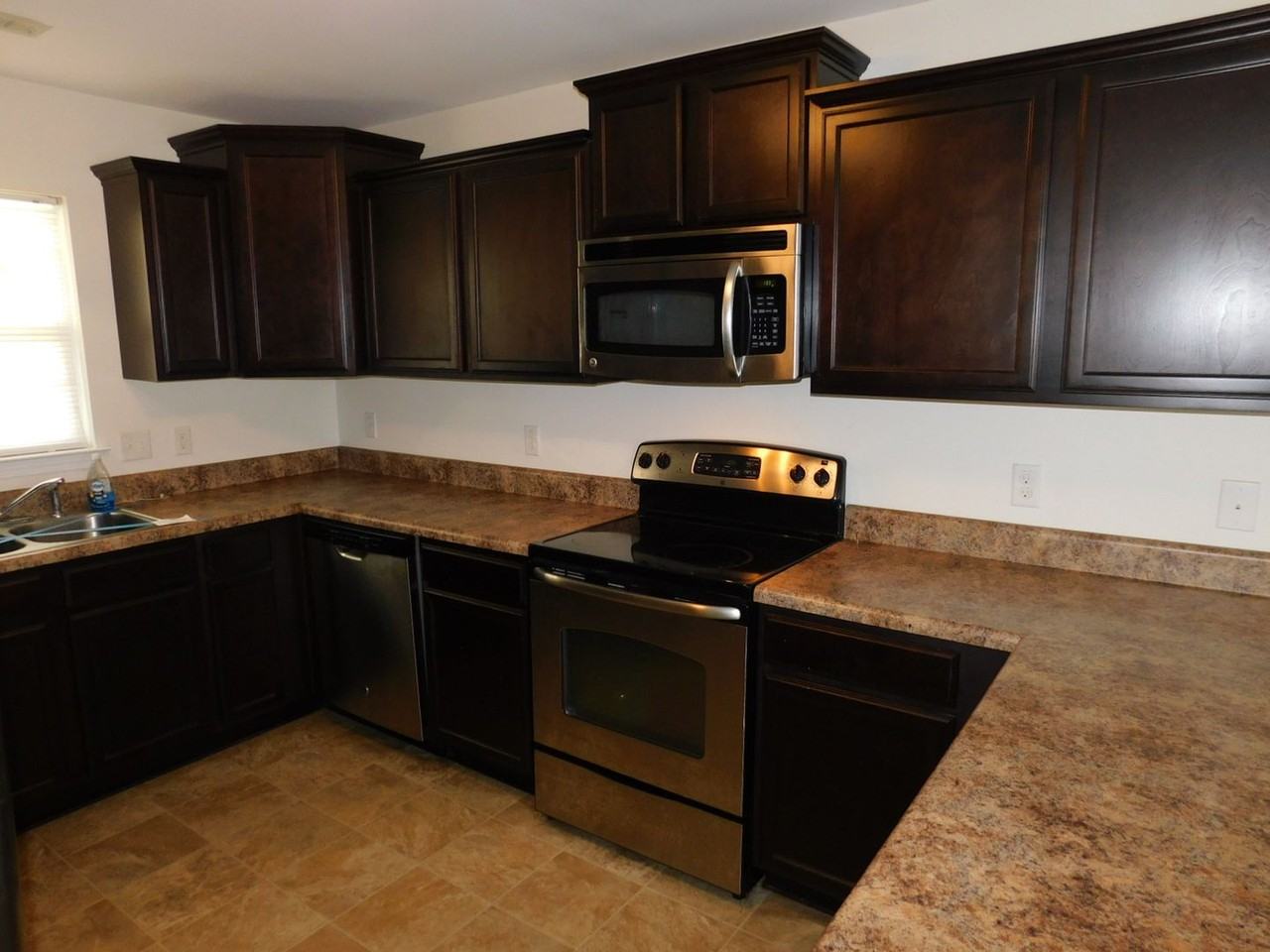 108 Grist Mill Dr - Photo 3 of 18