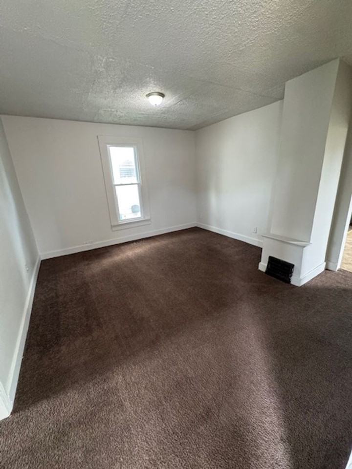 1237 Nuttman Avenue - Photo 3 of 8