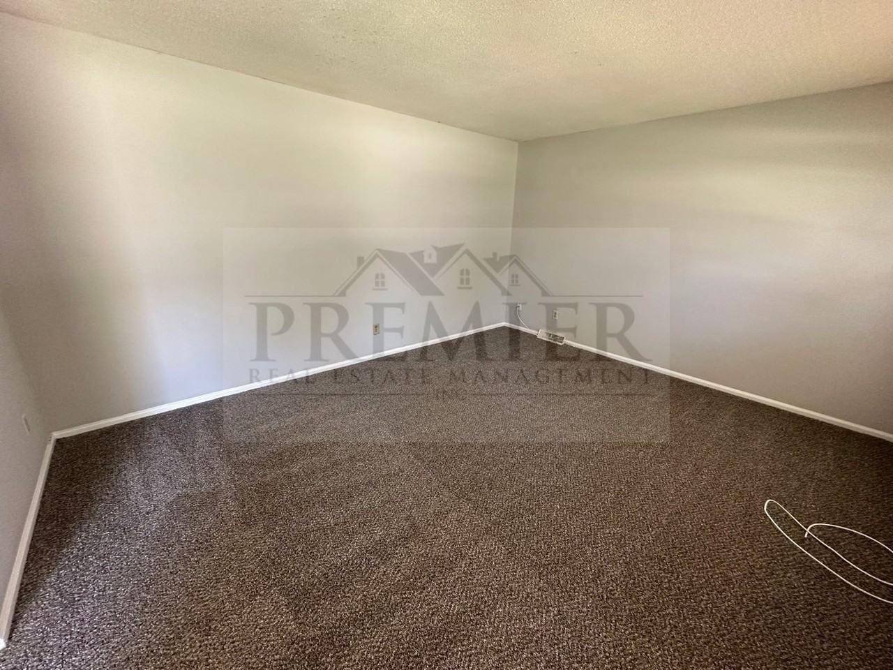 11808 Smalley Ave - Photo 2 of 16