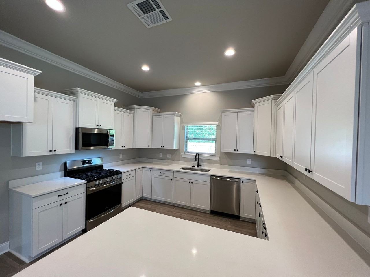 17029 Shearwater Trce - Photo 2 of 13