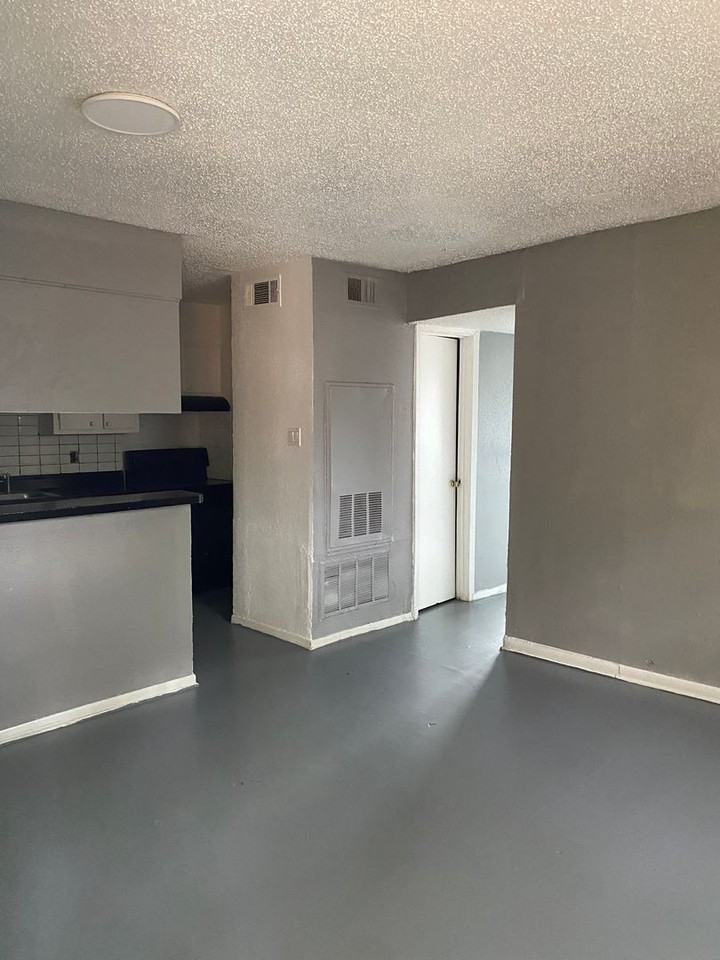 VICTOR APARTMENTS - Photo 7 of 12