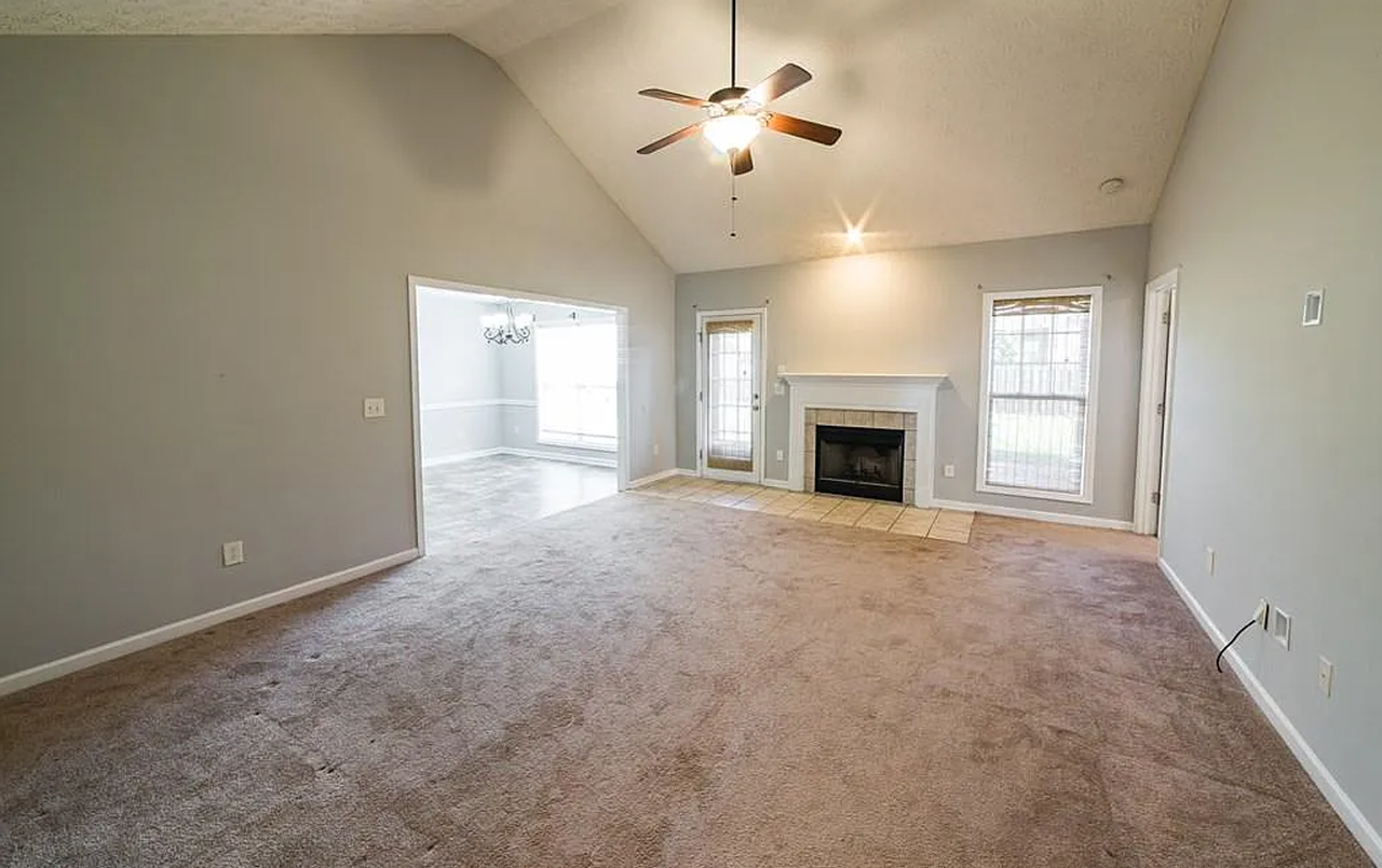 8018 Silverado Dr - Photo 5 of 36