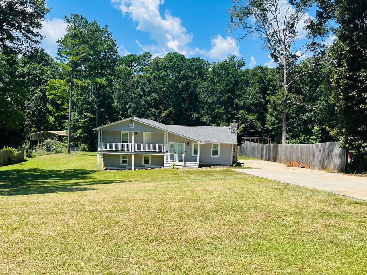 147 N Lake Dr - Photo 2 of 50