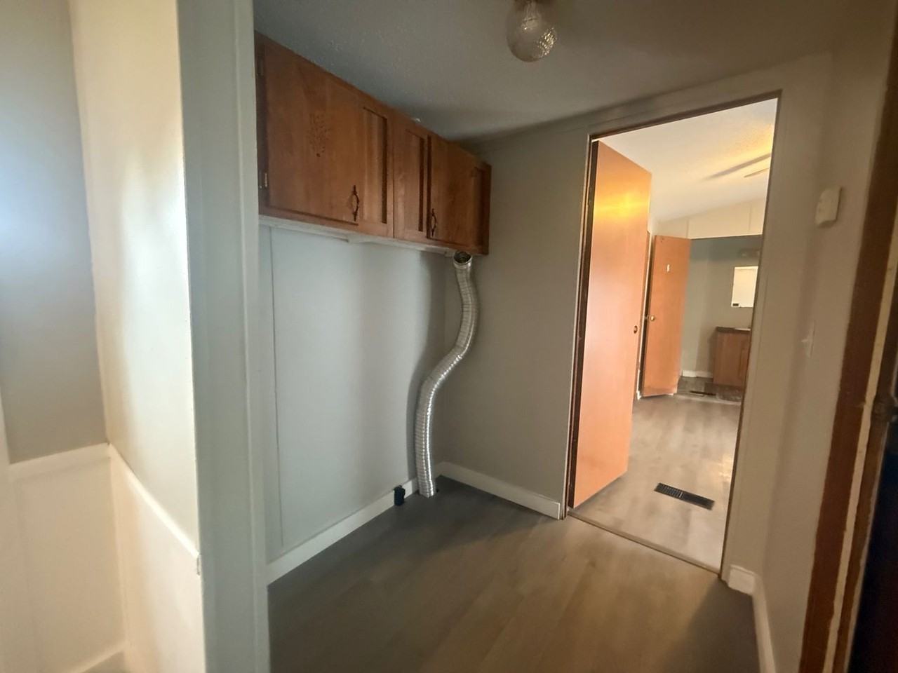 517 Vanzant Rd - Photo 3 of 10