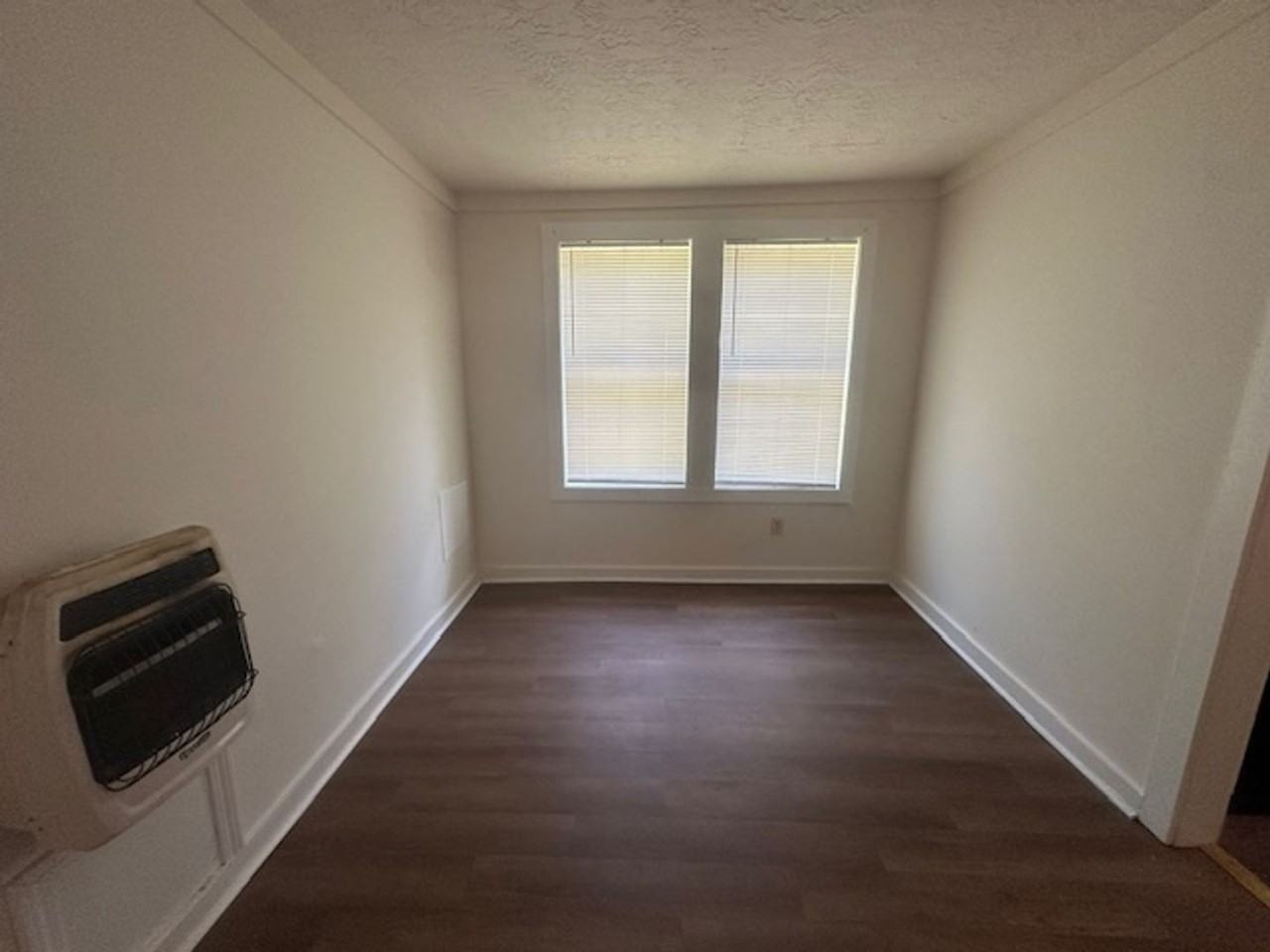 2215 Tulip St - Photo 3 of 8