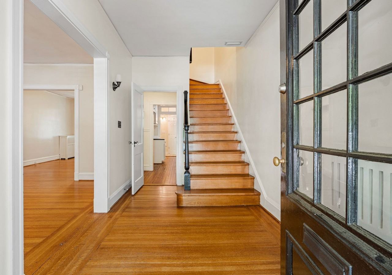3209 Patterson Ave - Photo 4 of 39