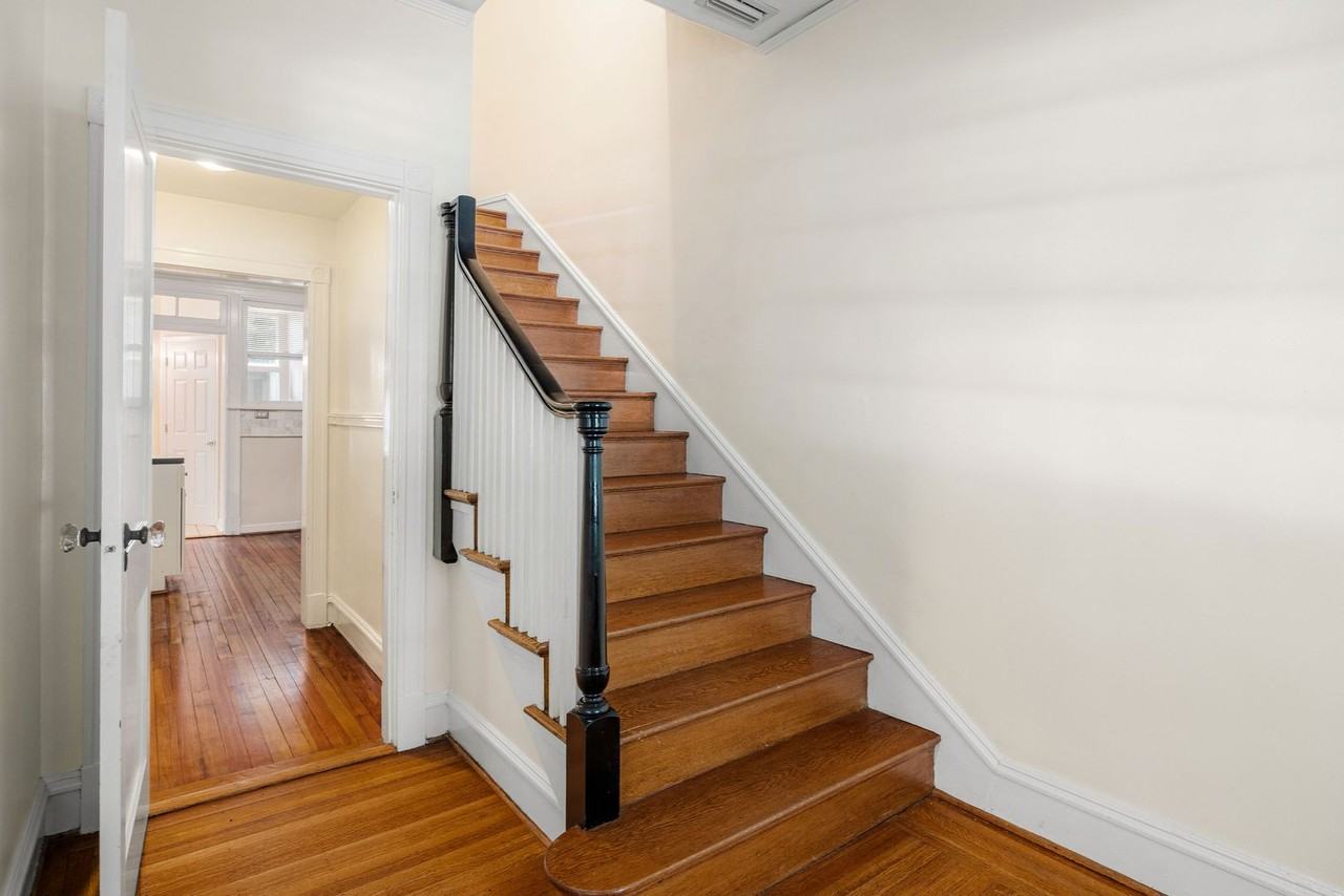 3209 Patterson Ave - Photo 6 of 39