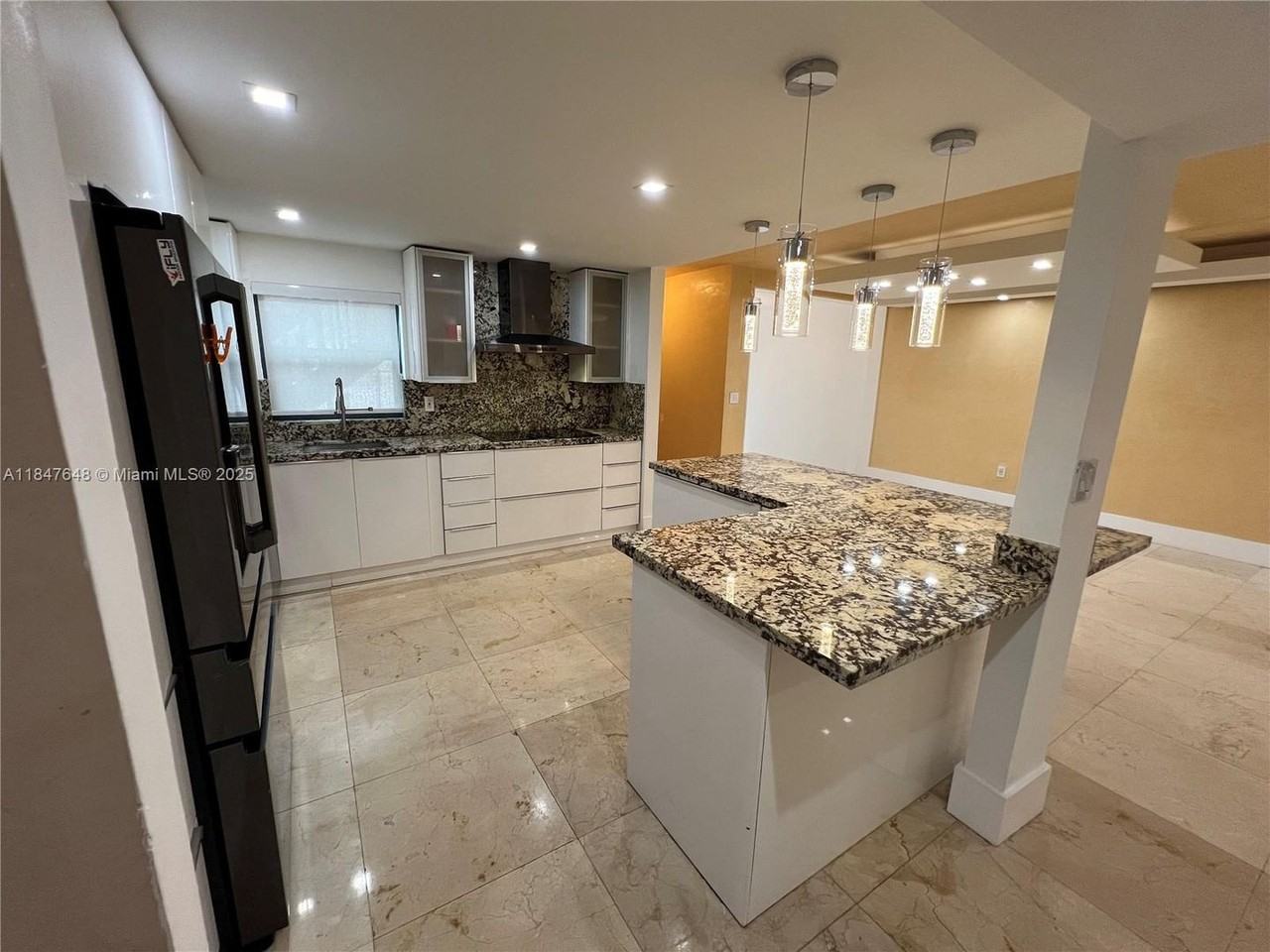 840 Ne 199th St Apt 101b - Photo 4 of 17