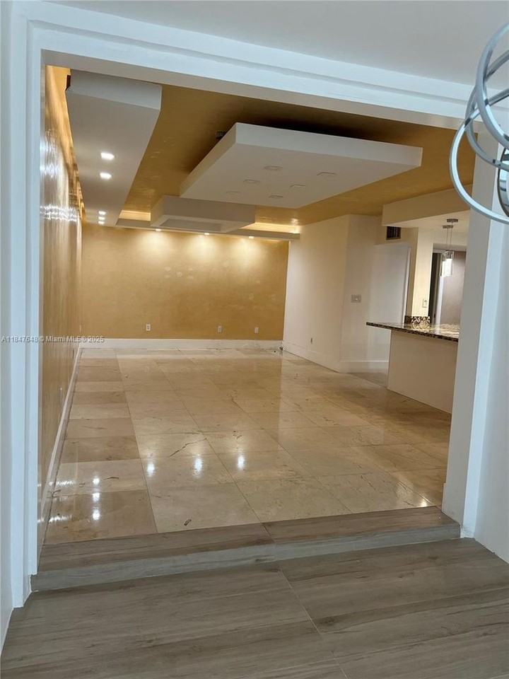 840 Ne 199th St Apt 101b - Photo 7 of 17