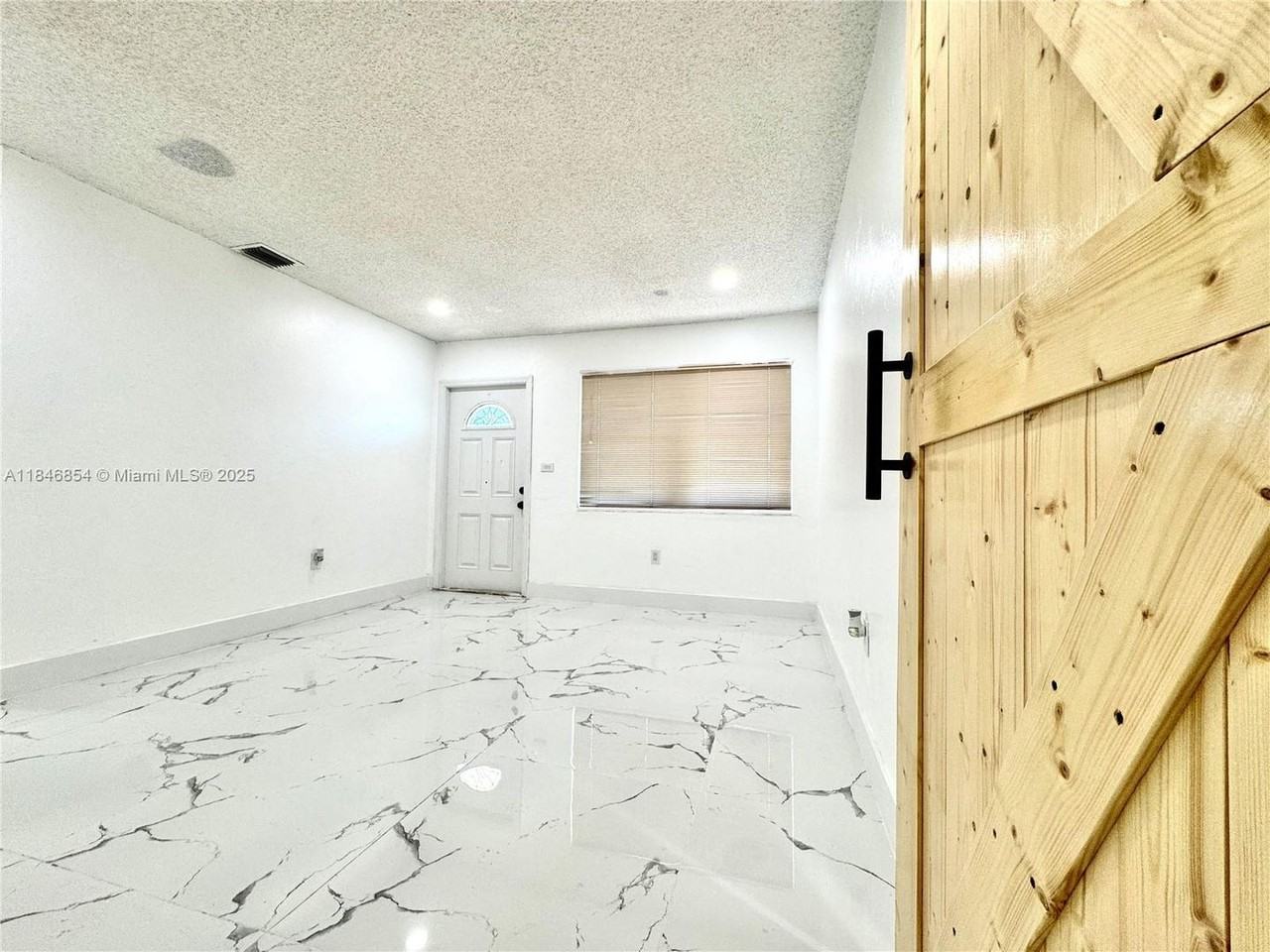 10365 Sw 149th Ter - Photo 2 of 12