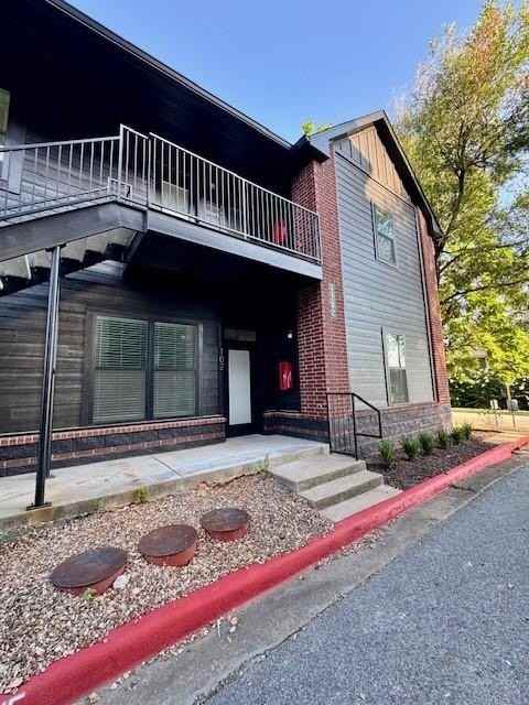 1137 N Leverett Ave #102 - Photo 3 of 17