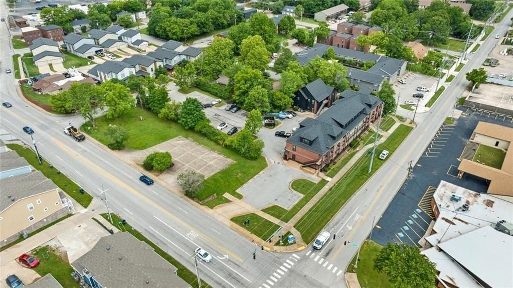 1137 N Leverett Ave #102 - Photo 7 of 17