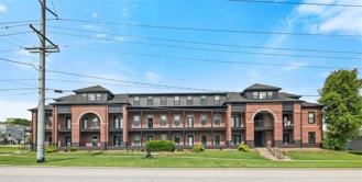 1115 N Leverett Ave #302 - Photo 1 of 1