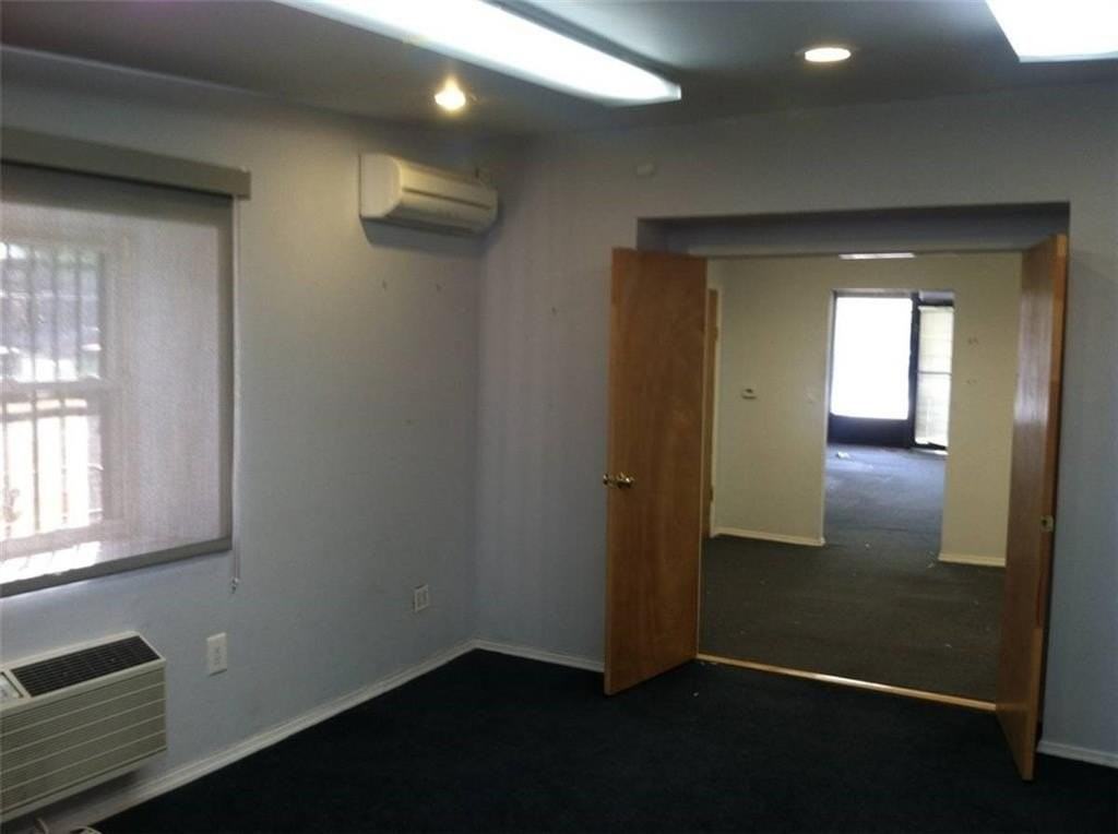 4022 Avenue U - Photo 2 of 9