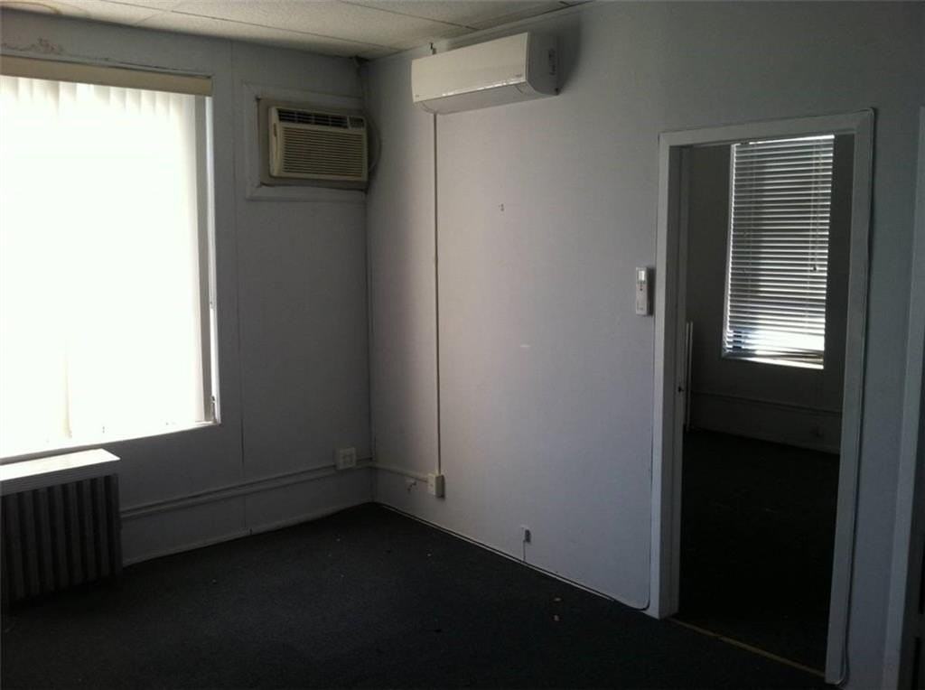 4022 Avenue U - Photo 6 of 9