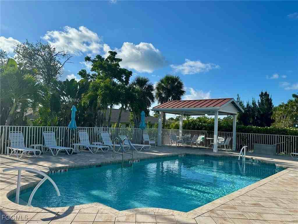 16801 Sanibel Sunset Ct Apt 402 #402 - Photo 2 of 13