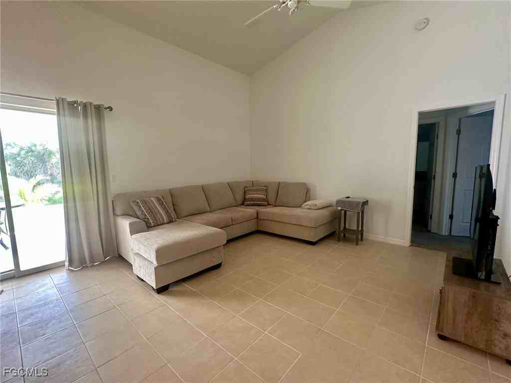 16801 Sanibel Sunset Ct Apt 402 #402 - Photo 4 of 13