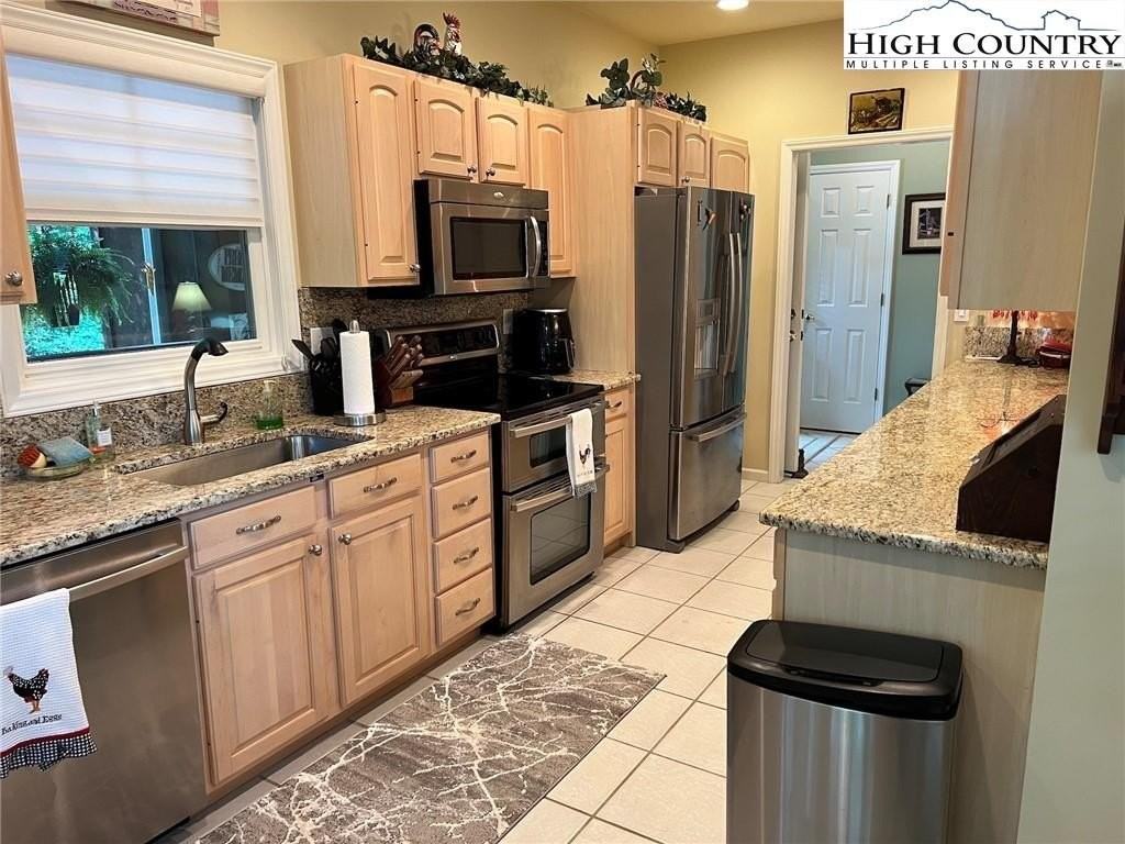 135 Caleb Dr #4 - Photo 5 of 19