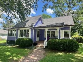 featured image of 320 N Spring St