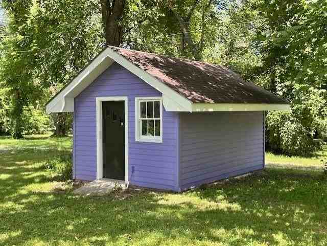 320 N Spring St - Photo 4 of 16