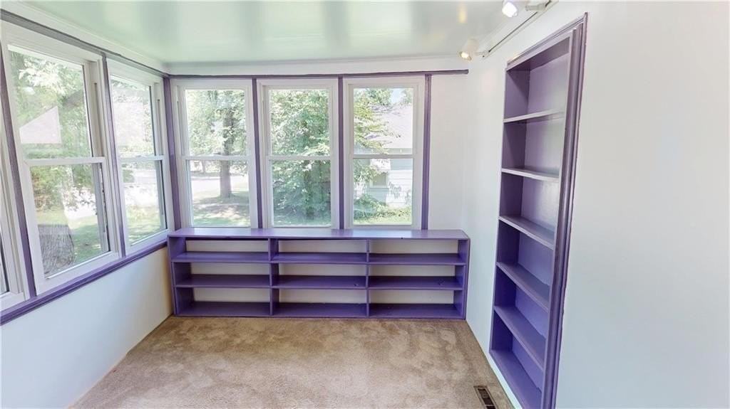 320 N Spring St - Photo 7 of 16