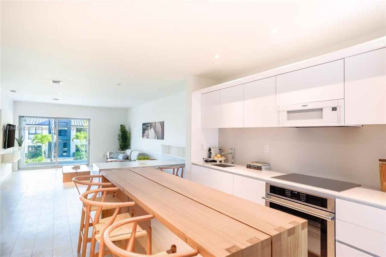 201 Sunrise Dr #102 - Photo 2 of 12