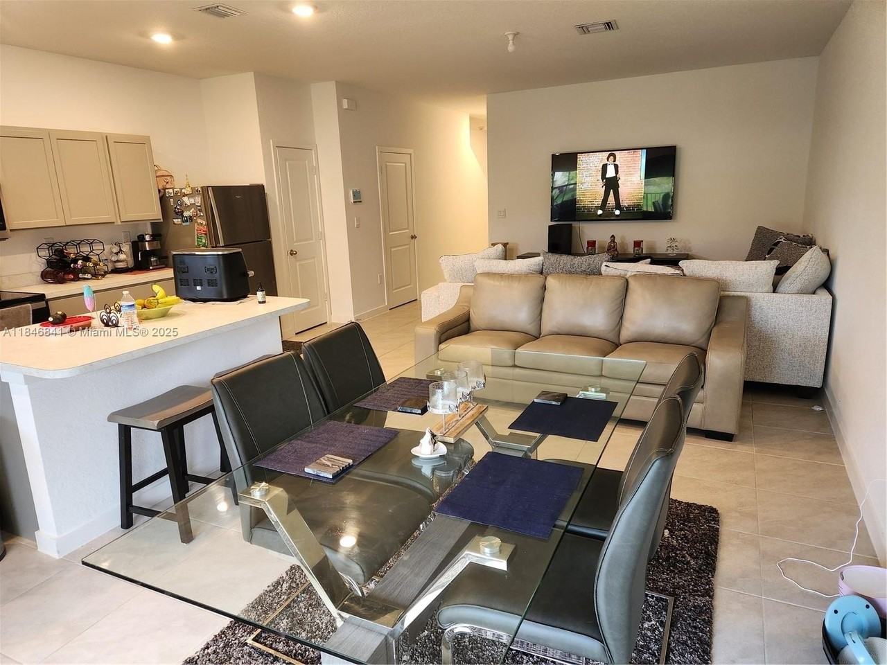 880 Nw 3rd Way #880 - Photo 6 of 34