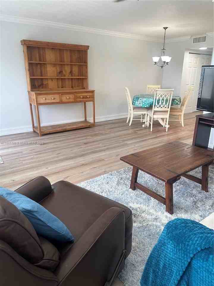 4027 Swansea B #4027 - Photo 2 of 47