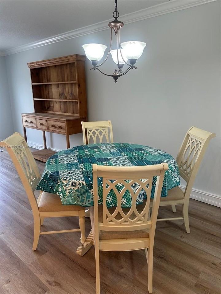 4027 Swansea B #4027 - Photo 7 of 47