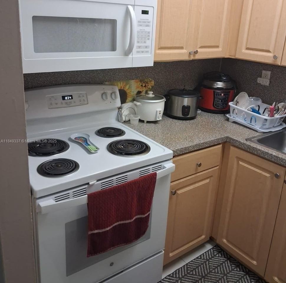 8007 W 6th Ave #L - Photo 3 of 10