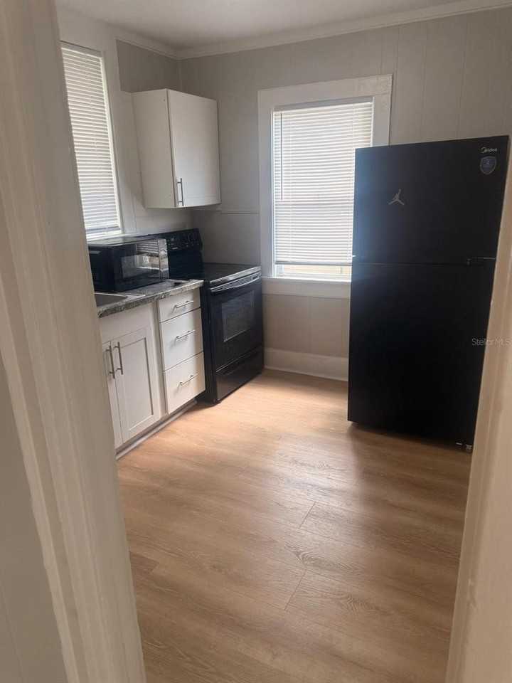 514 Avenue C Ne #4 - Photo 4 of 11