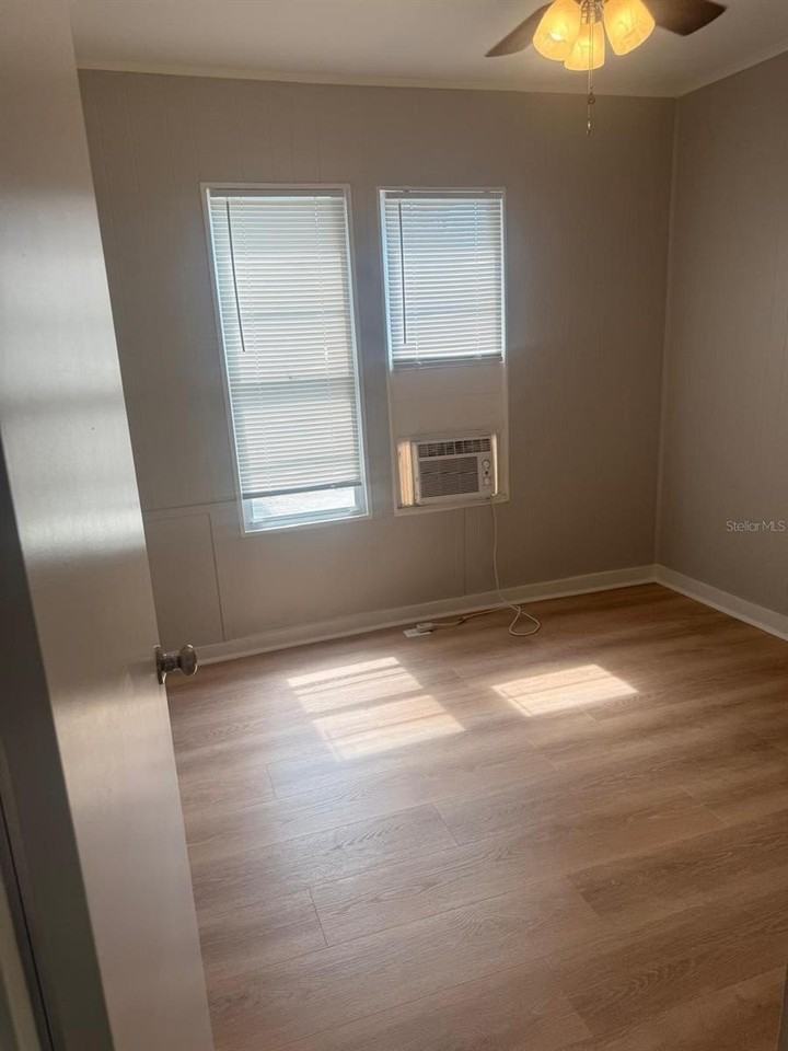 514 Avenue C Ne #4 - Photo 5 of 11