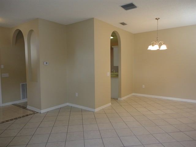 1703 Winsloe Dr - Photo 2 of 15