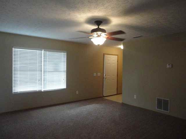 1133 Lake Forest Dr - Photo 2 of 9