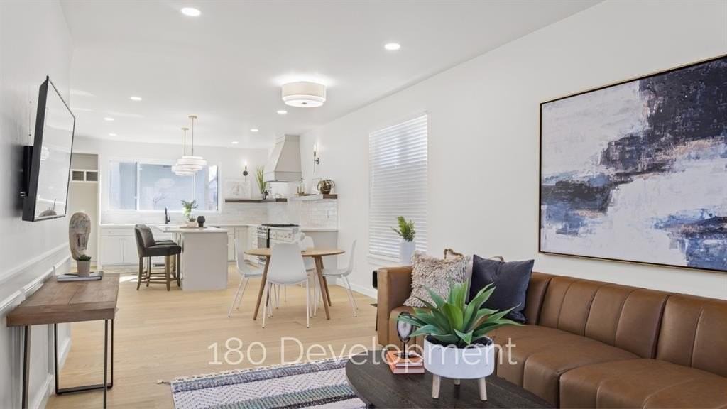 1649 Nw 12th St - Photo 4 of 24