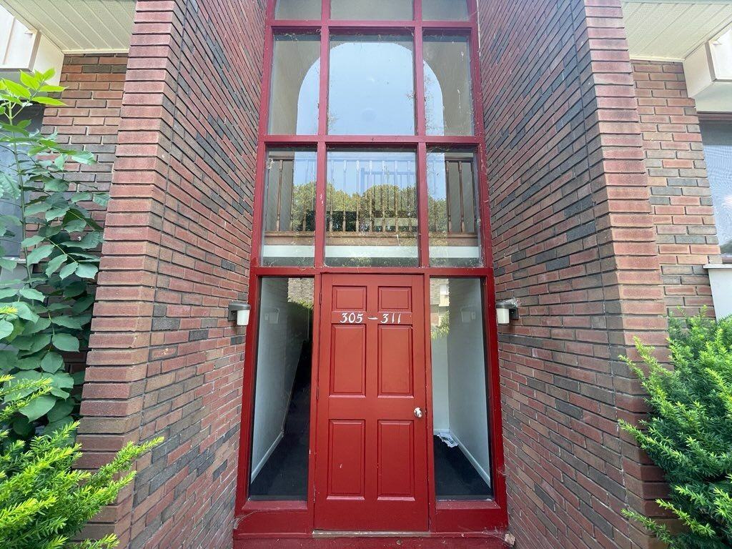 309 High Path Rd - Photo 2 of 13