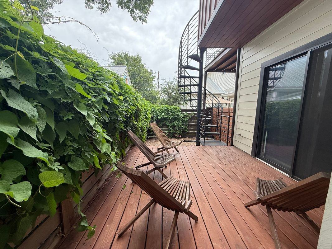 911 N Pine St - Photo 4 of 40