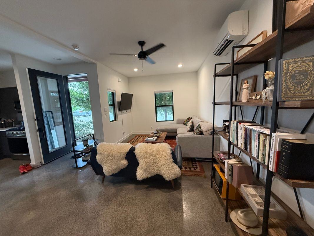 911 N Pine St - Photo 6 of 40