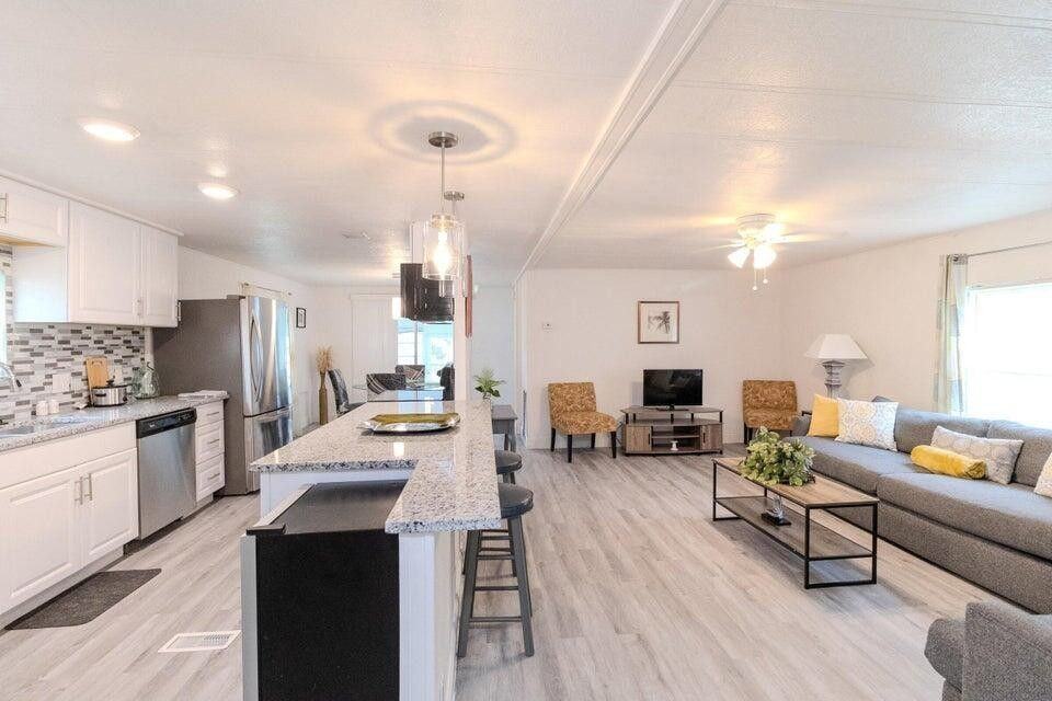 14 Don Quixote Ln - Photo 2 of 8