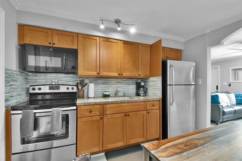 1808 Sw 20th St #1 - Photo 3 of 19