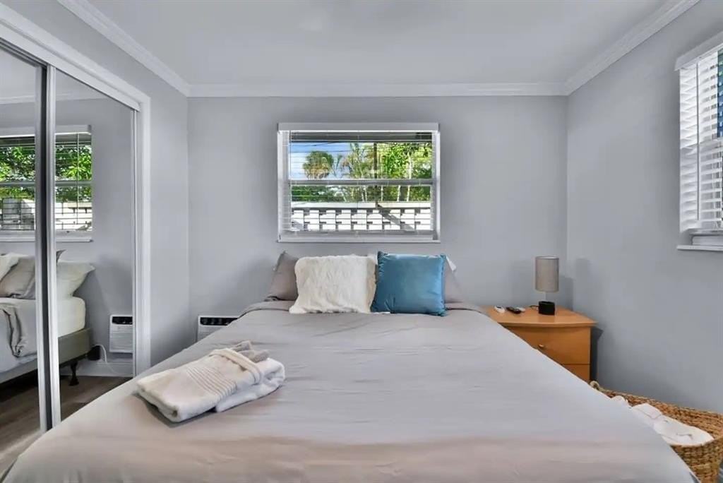 1808 Sw 20th St #1 - Photo 4 of 19