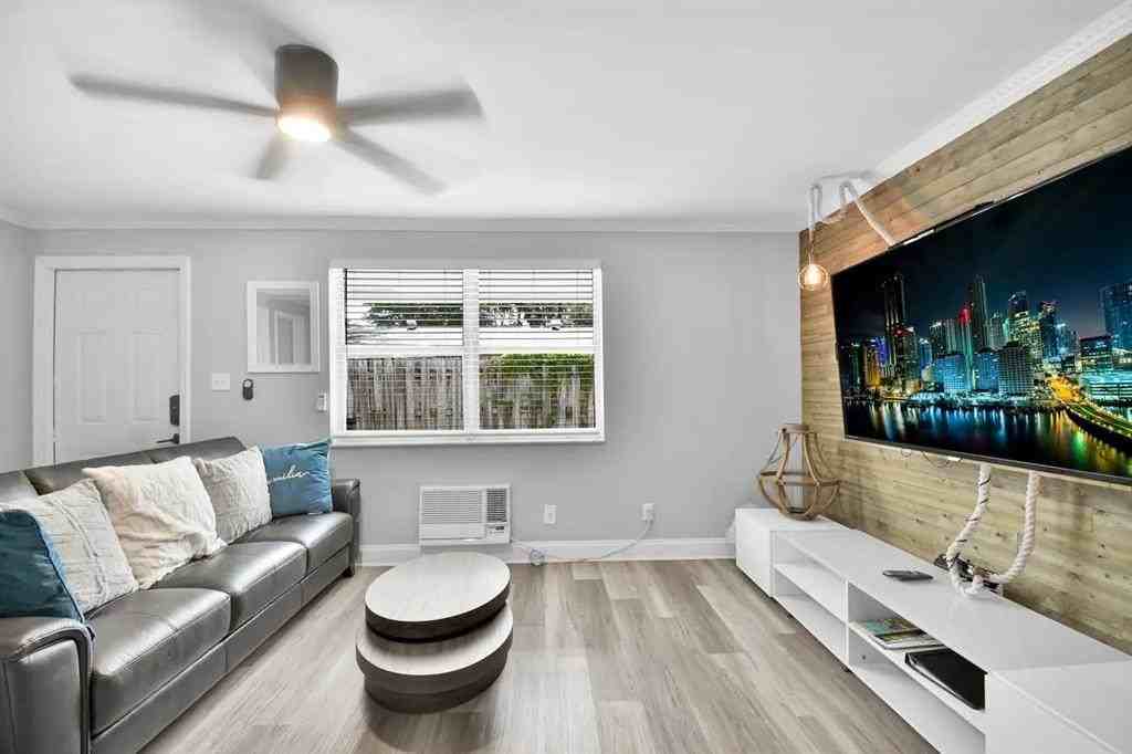 1808 Sw 20th St #1 - Photo 7 of 19