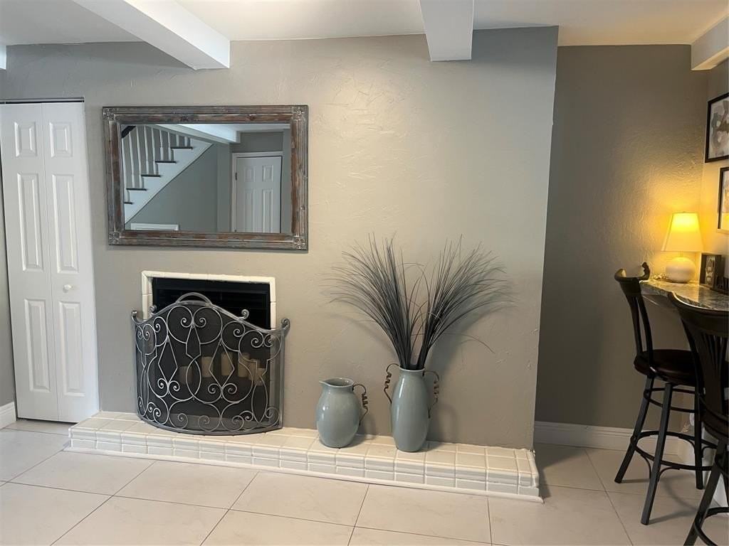 2113 Ne 44th St - Photo 4 of 23