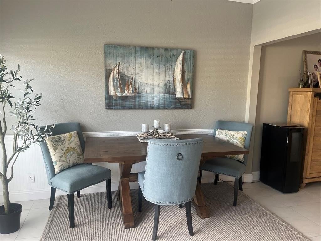 2113 Ne 44th St - Photo 7 of 23