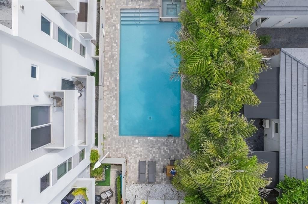 1371 N Ocean Blvd - Photo 5 of 50