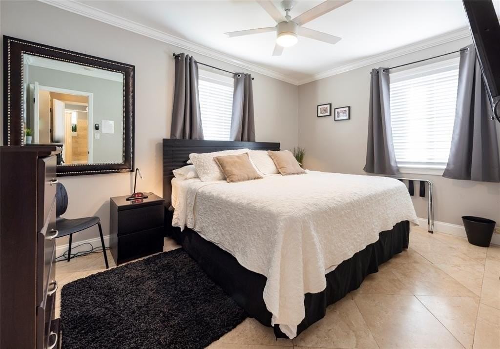 1541 Northwest 6th Avenue - Photo 5 of 18