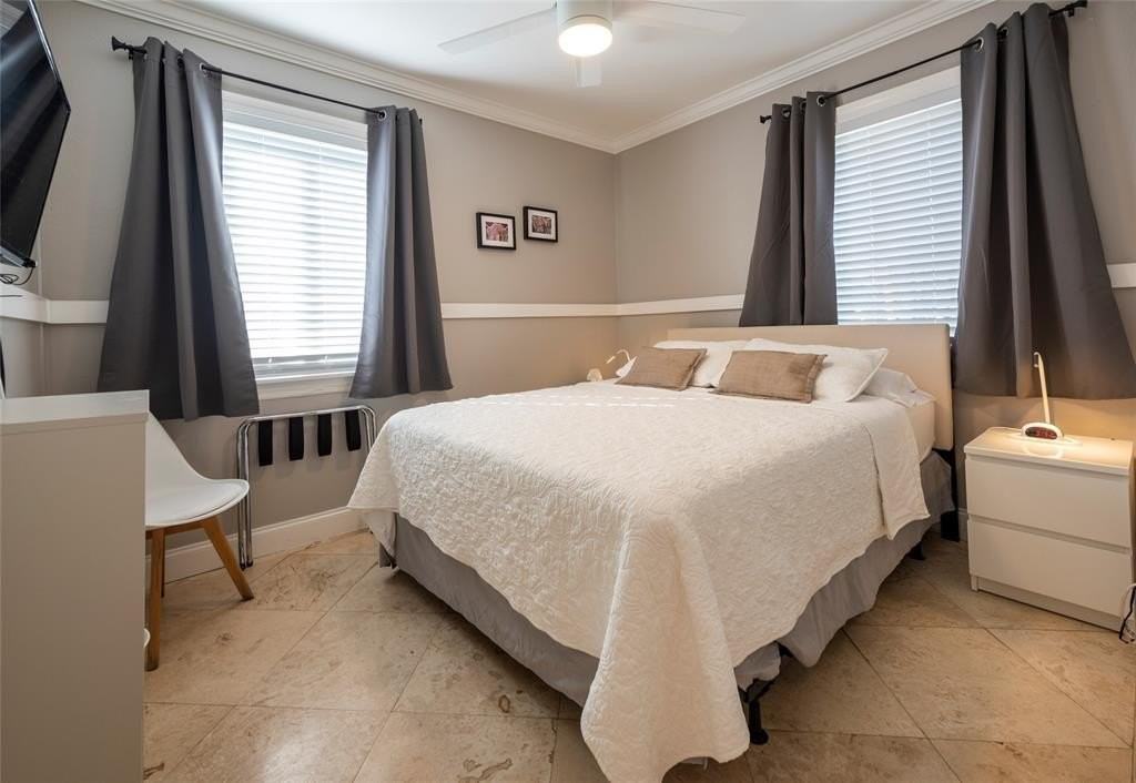 1541 Northwest 6th Avenue - Photo 7 of 18