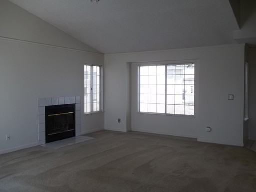 3219 N Dewey Ave - Photo 3 of 8