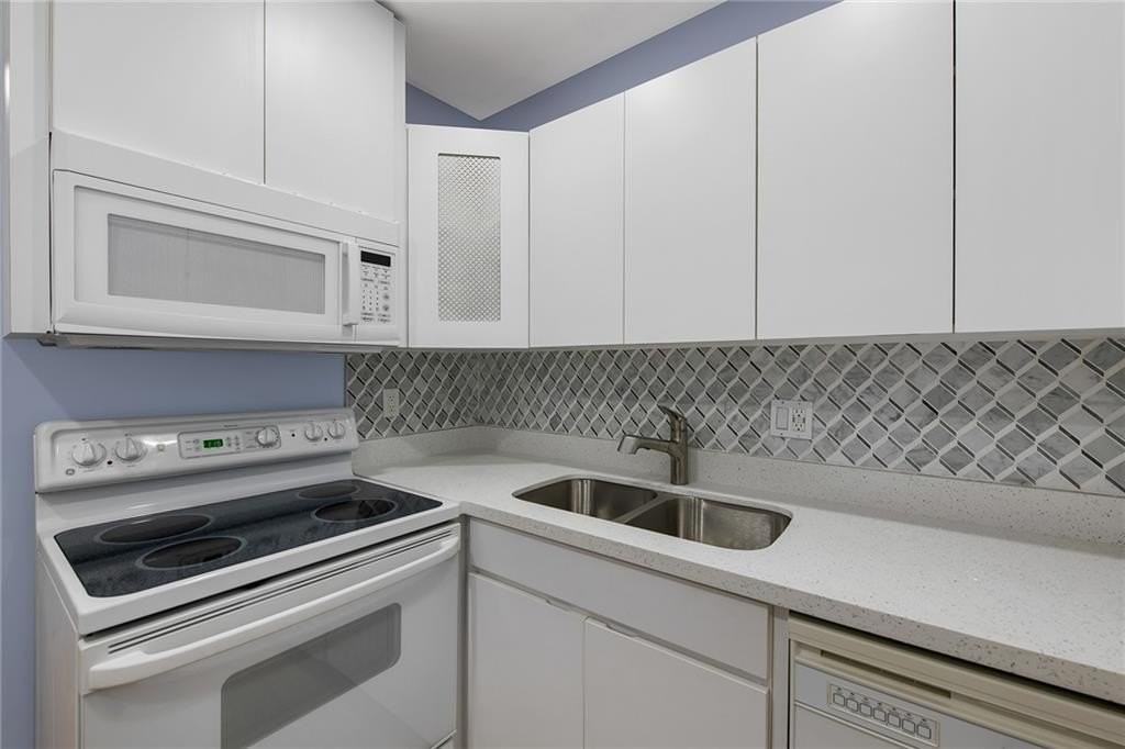 5900 Ne 22nd Way #801 - Photo 7 of 17