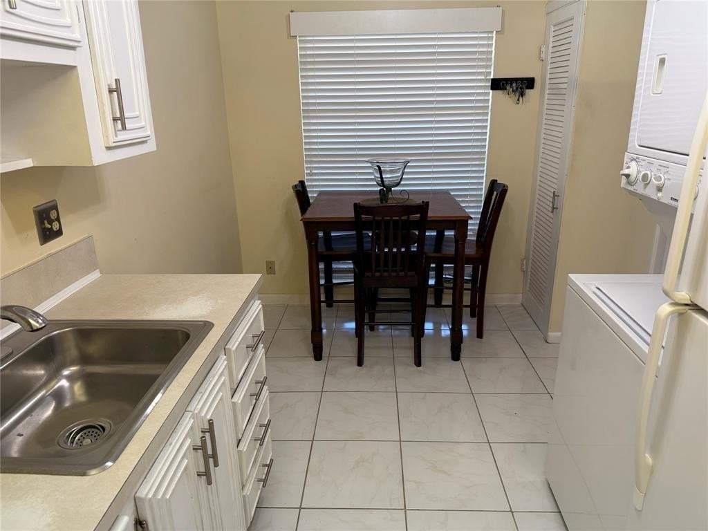 8540 Chevy Chase Dr #183 - Photo 5 of 21